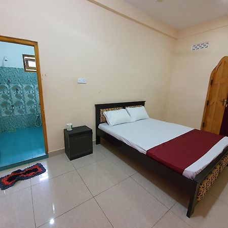 Hb Budget Rest Hotel Jaffna Exterior foto