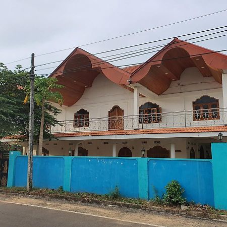 Hb Budget Rest Hotel Jaffna Exterior foto