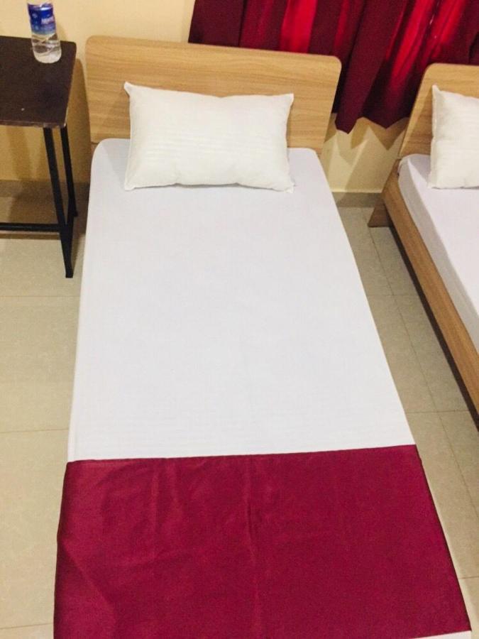 Hb Budget Rest Hotel Jaffna Exterior foto