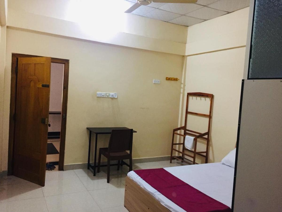 Hb Budget Rest Hotel Jaffna Exterior foto