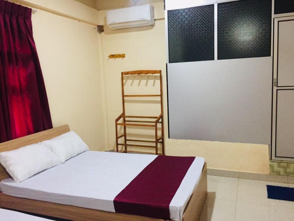 Hb Budget Rest Hotel Jaffna Exterior foto