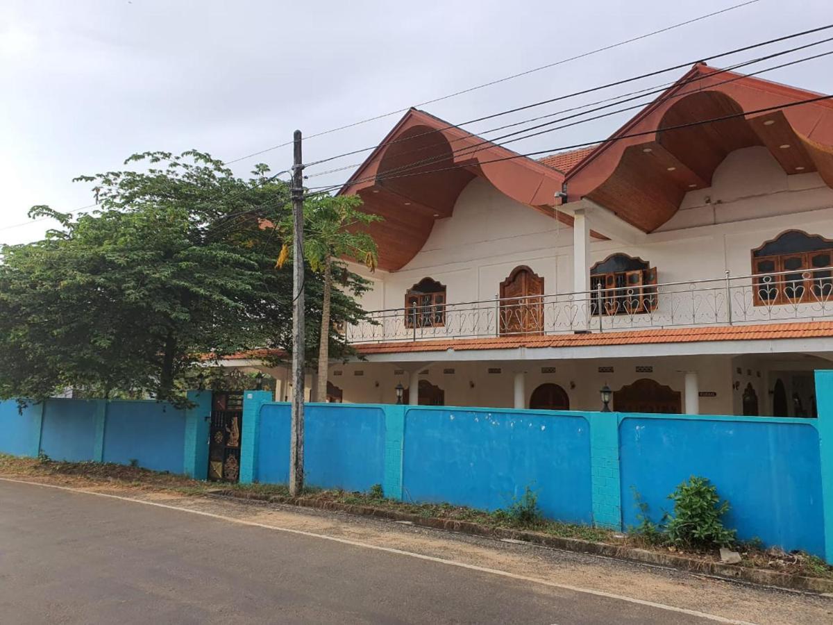 Hb Budget Rest Hotel Jaffna Exterior foto